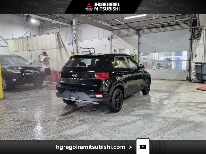 2023 Hyundai Venue Black Blainville - photo #10