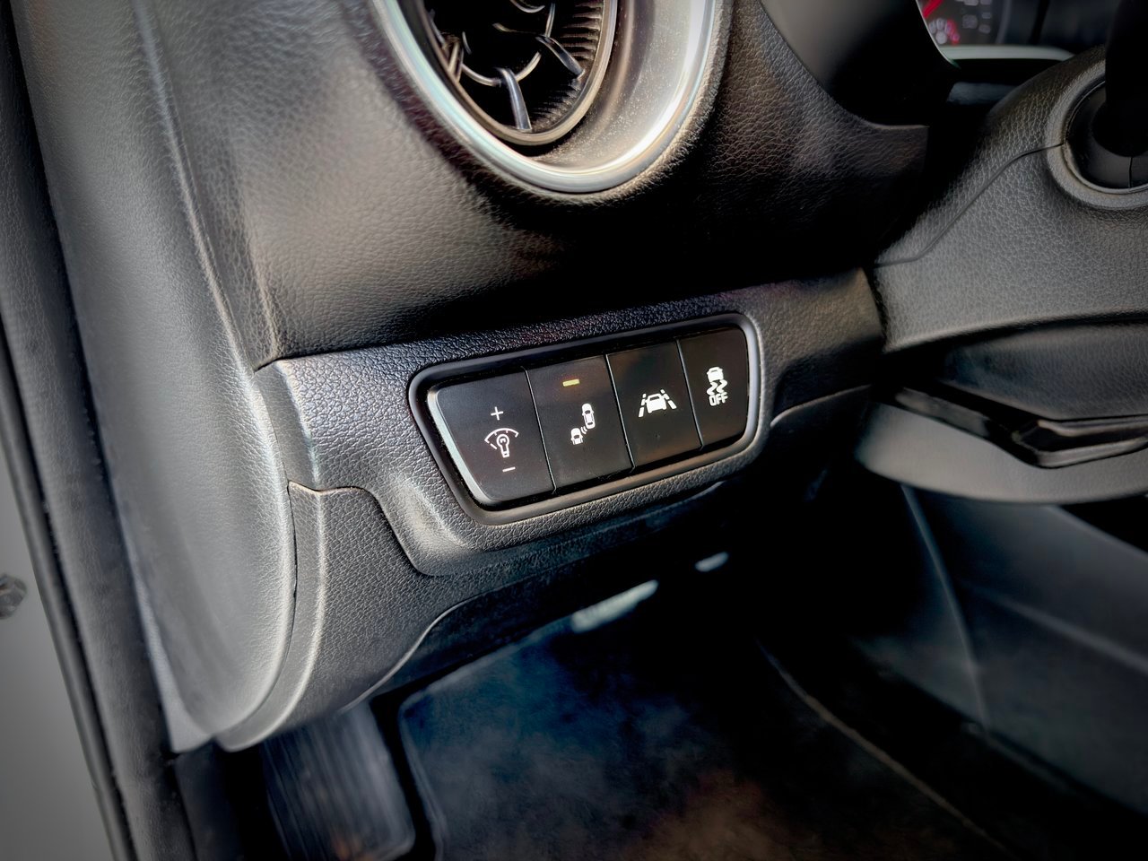 2020 Kia Forte White Notre-Dame-des-Prairies - photo #20