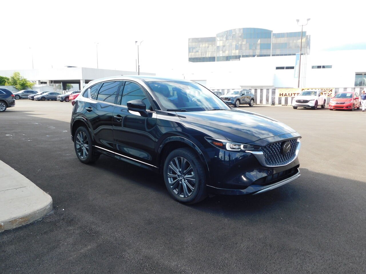 2024 Mazda CX-5 Signature TI Black Gatineau - photo #2