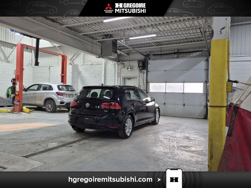 Volkswagen Golf MA4385 | Trendline * Mags * Caméra * Siege Chauffant 2017 Noir Laval - photo #8