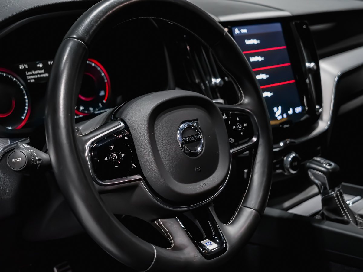 Volvo XC60 R-Design 2020 Montréal - photo #7
