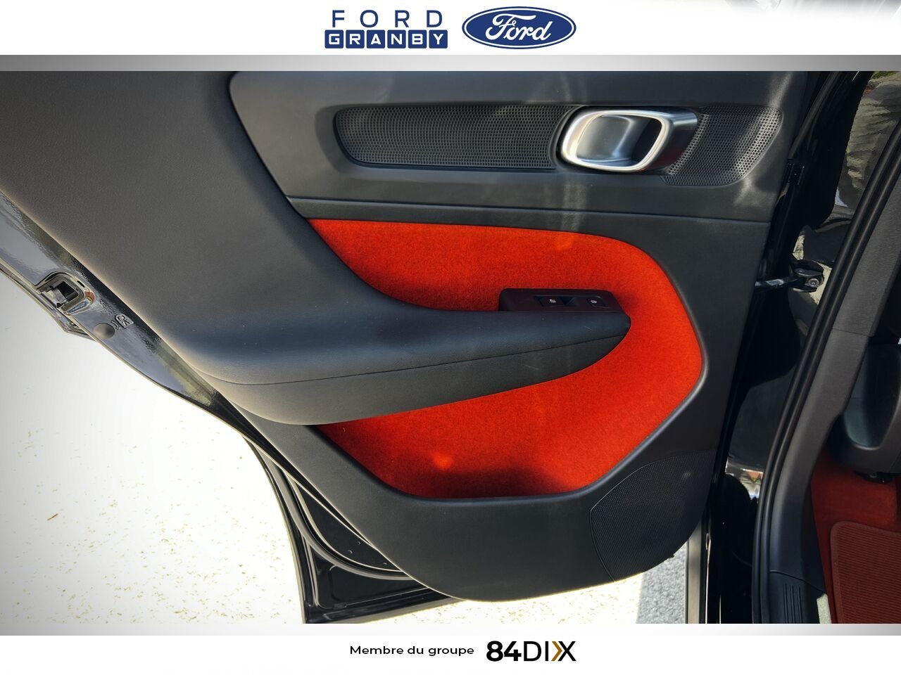 2021 Volvo XC40 Black Granby - photo #26