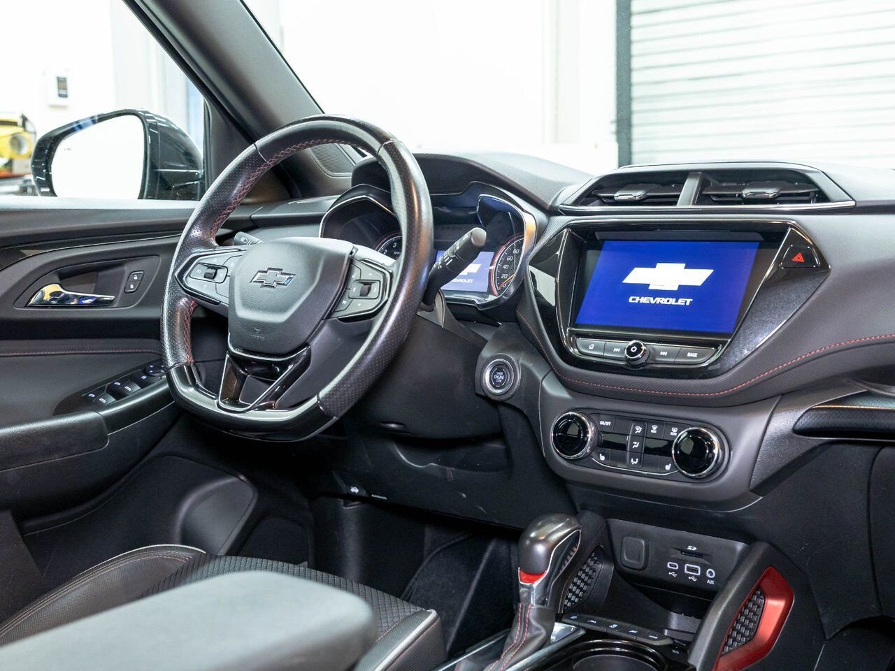 Chevrolet Trailblazer RS AWD *SIÈGES CHAUFF* CARPLAY GR TECH WIFI USB 2021 Noir Saint-Jérôme - photo #25