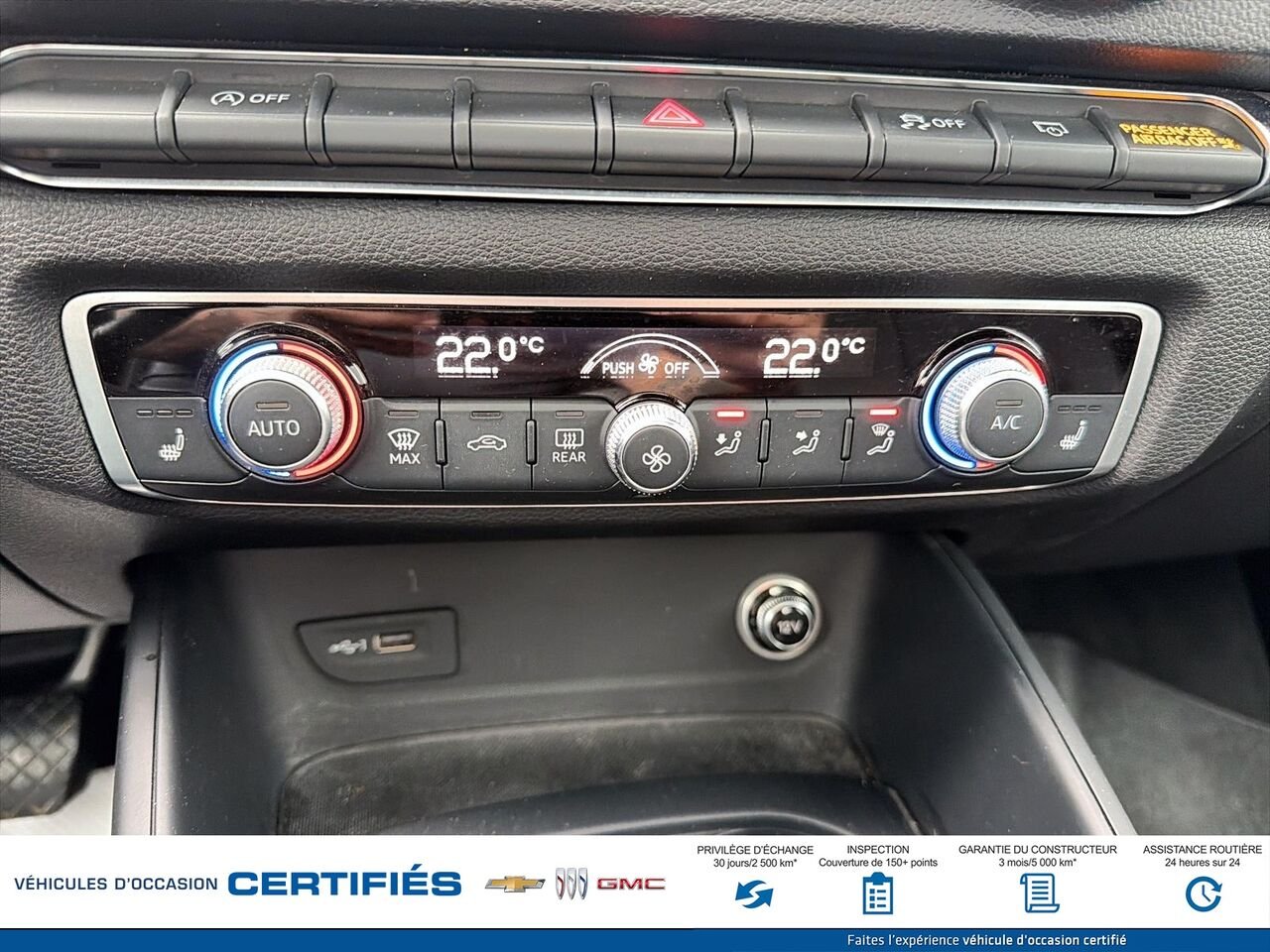 2019 AUDI A3 Komfort 45 TFSI quattro Black Montmagny - photo #15