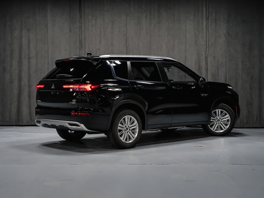 2025 Mitsubishi Outlander Plug-In Hybrid SE Labrador Black