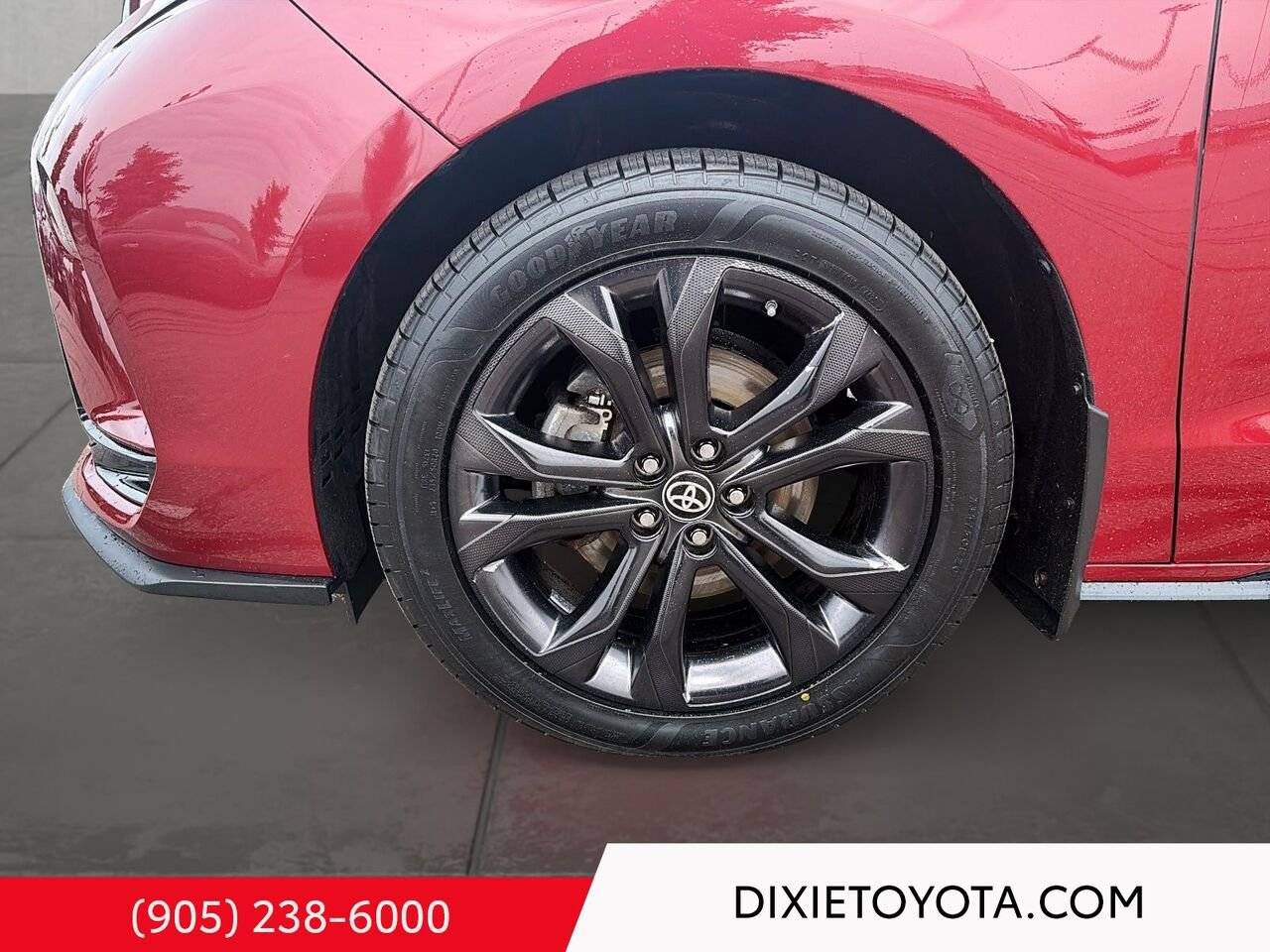 2023 Toyota Sienna XSE FWD HYBRID / CLEAN CARFAX / MOONROOF / ALLOY WHEELS / CARPLAY AND ANDROID AUTO Red Mississauga - photo #6