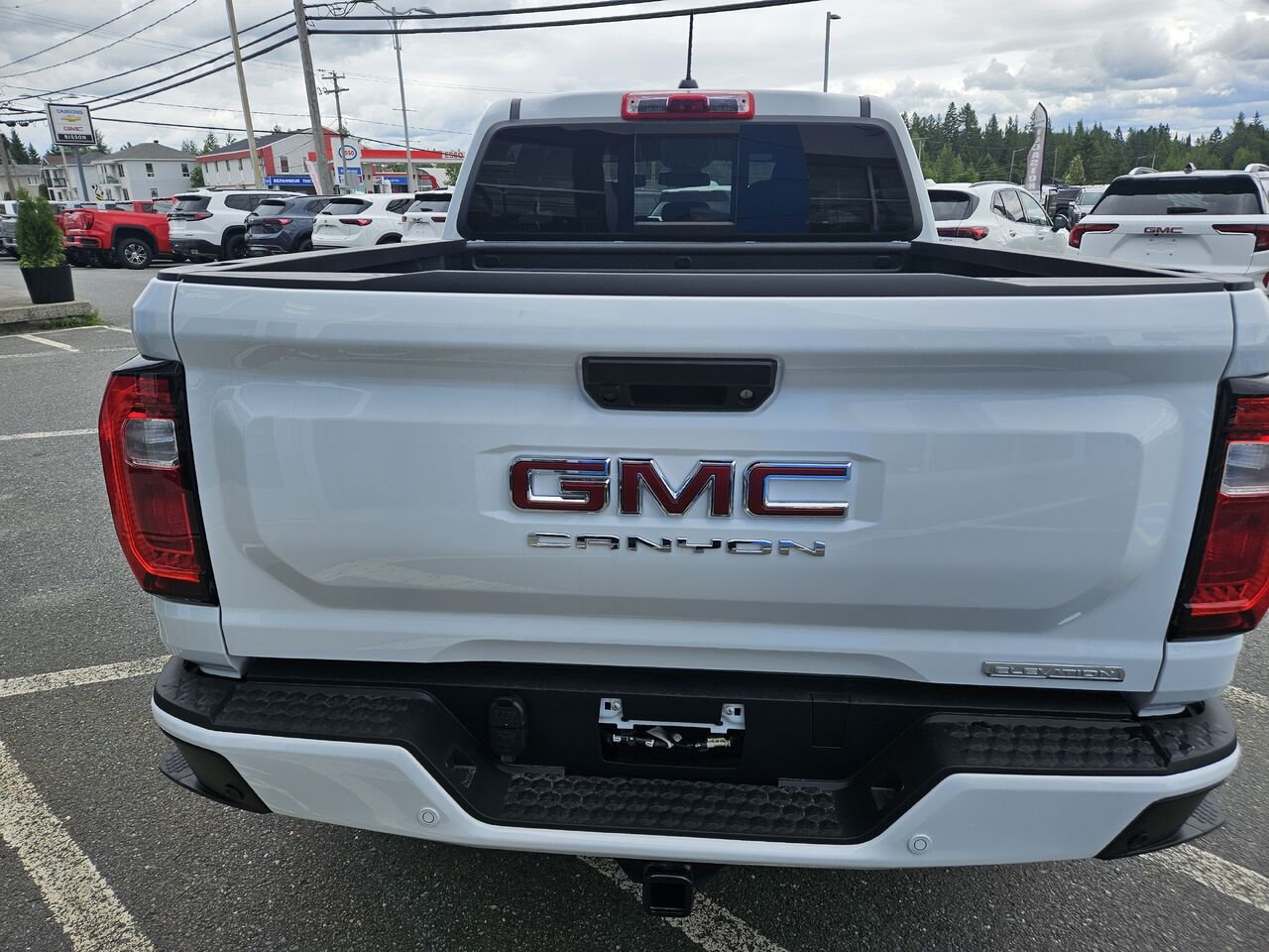 GMC Canyon Elevation cabine multiplace 4RM 2026 Blanc sommet Thetford Mines - photo #3