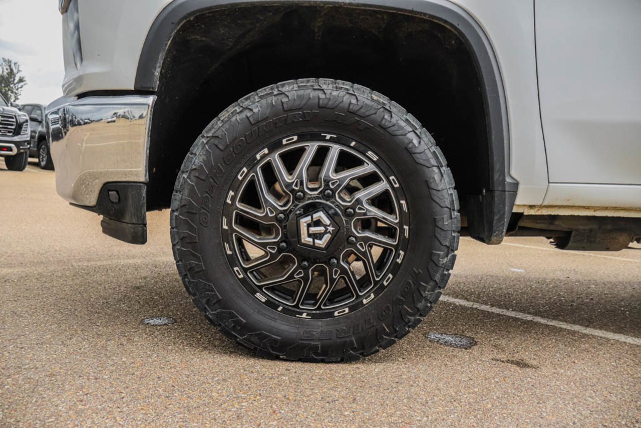 2020 Chevrolet Silverado 3500HD 4WD Crew Cab 172 LT White Sherwood Park - photo #12