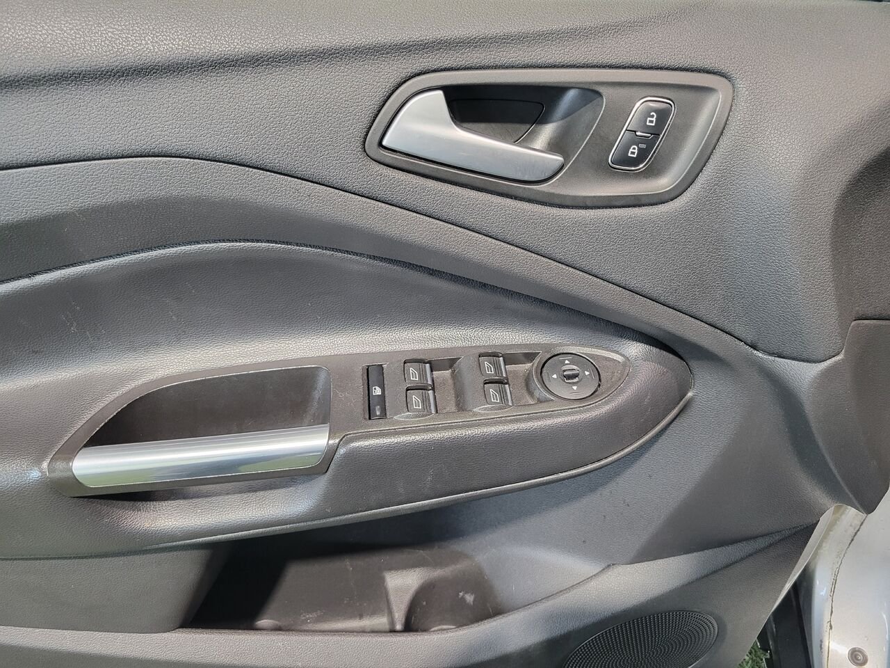 2019 Ford Escape Silver  - photo #9
