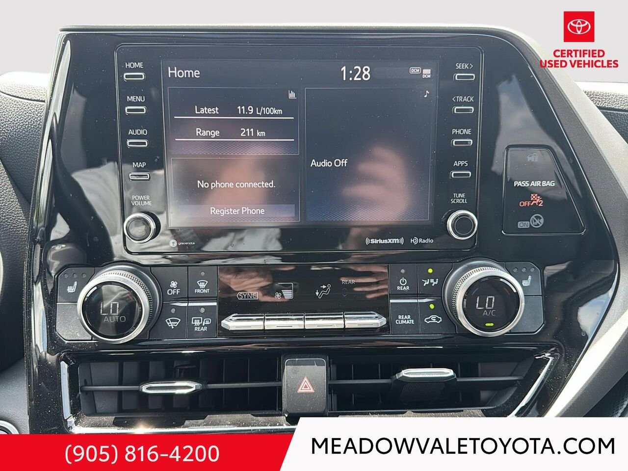 2020 Toyota Highlander New Tires, One Owner Black Mississauga - photo #15