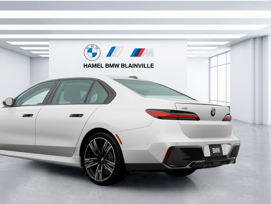 2026 BMW 7 Series 2026 Alpine White
