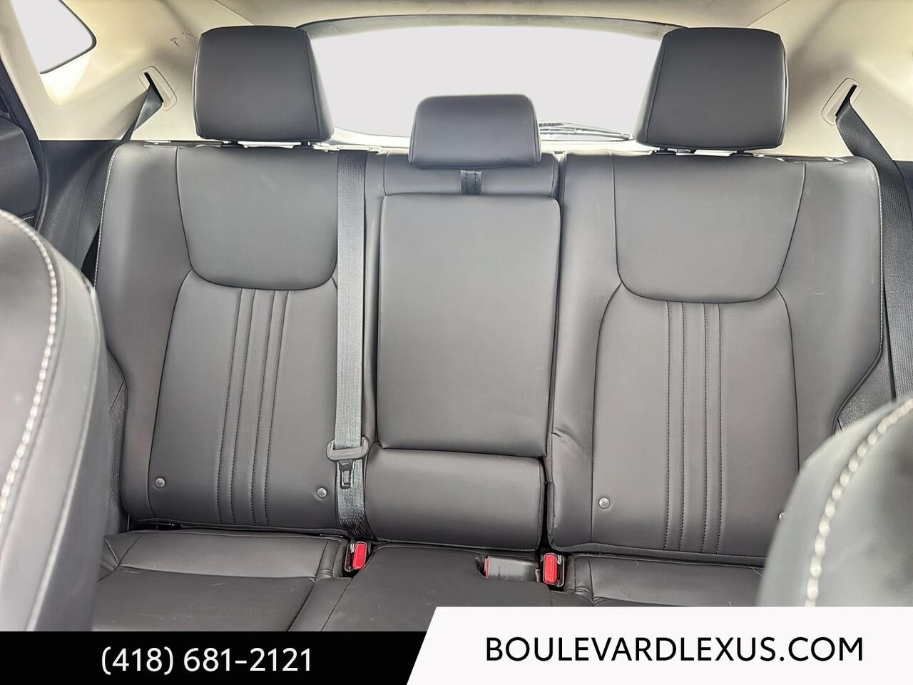 Lexus NX 19396A 2023 Argent Québec - photo #17