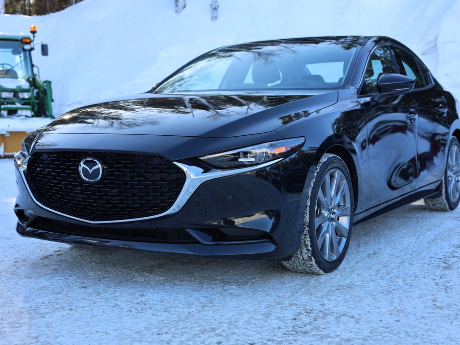 Mazda Mazda3 Awd, tout équipé, sièges et rétroviseurs chauffants, caméra de recul 2025 Noir de jais mica