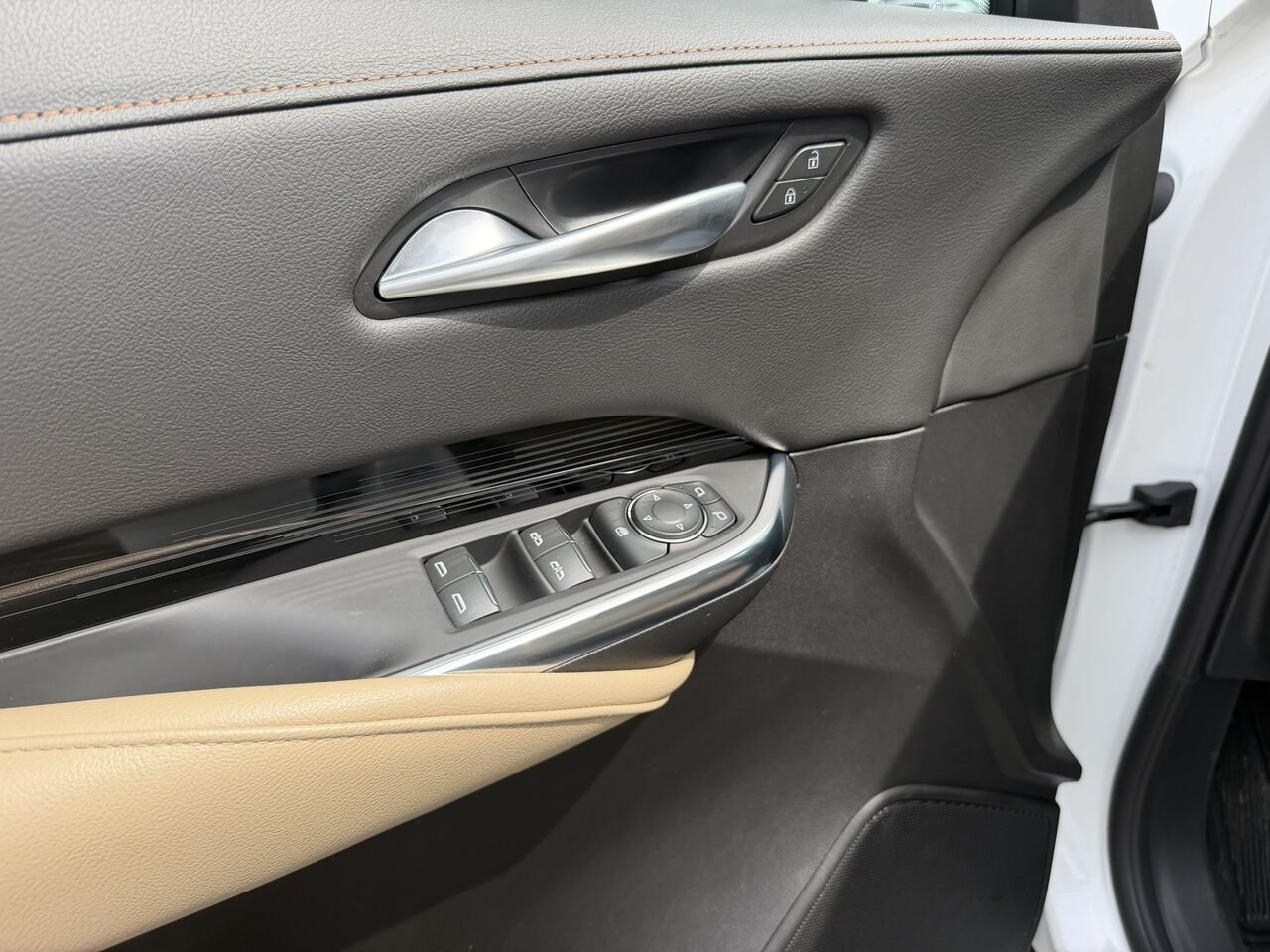 2024 Cadillac XT4 LURURY AWD FINANCEMENT À PARTIR DE 3.99% White Laval - photo #23