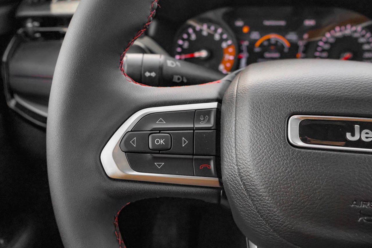 2025 Jeep Compass Trailhawk 4x4 White Sherwood Park - photo #18