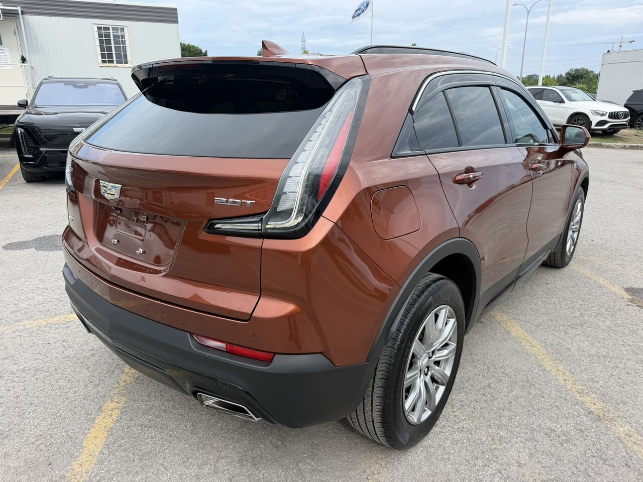 2019 Cadillac XT4 SPORT AWD Orange Laval - photo #9