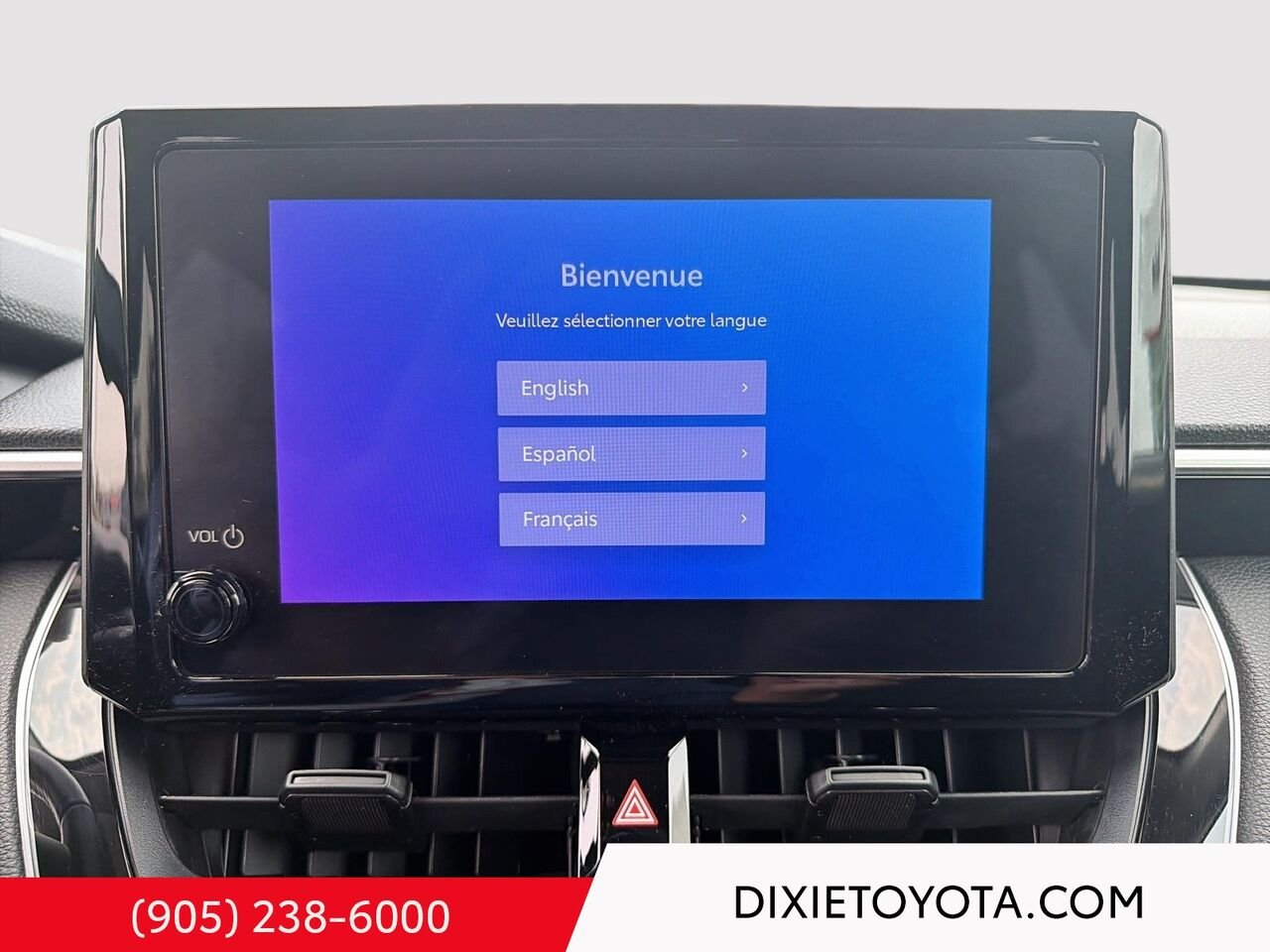 2024 Toyota Corolla Cross LE FWD / HEATED SEATS / TOYOTA SAFETY SENSE / BACK UP CAMERA / CARPLAY AND ANDROID AUTO Black Mississauga - photo #12