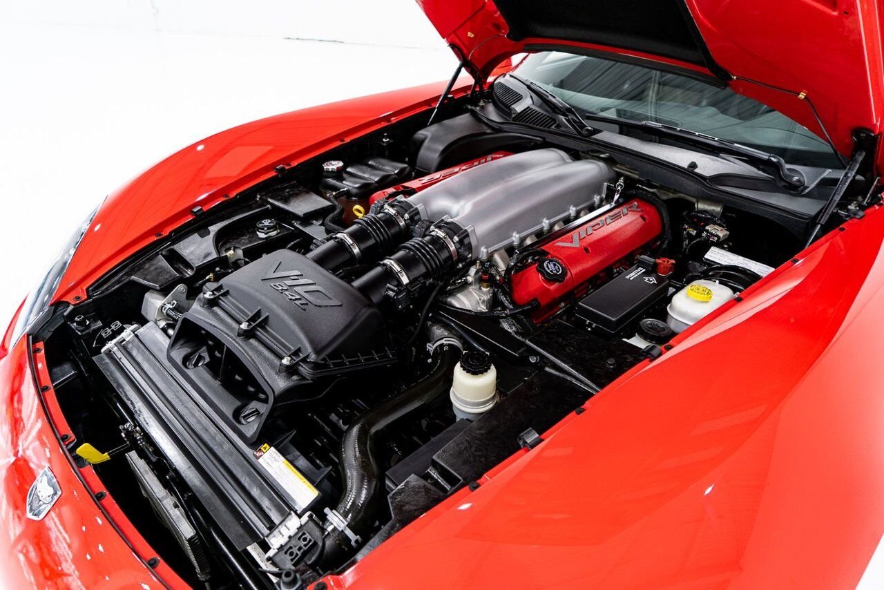 Dodge Viper Clean Title With Only 2,063 km (1,282 Miles) From New 2008 Rouge Montréal - photo #94
