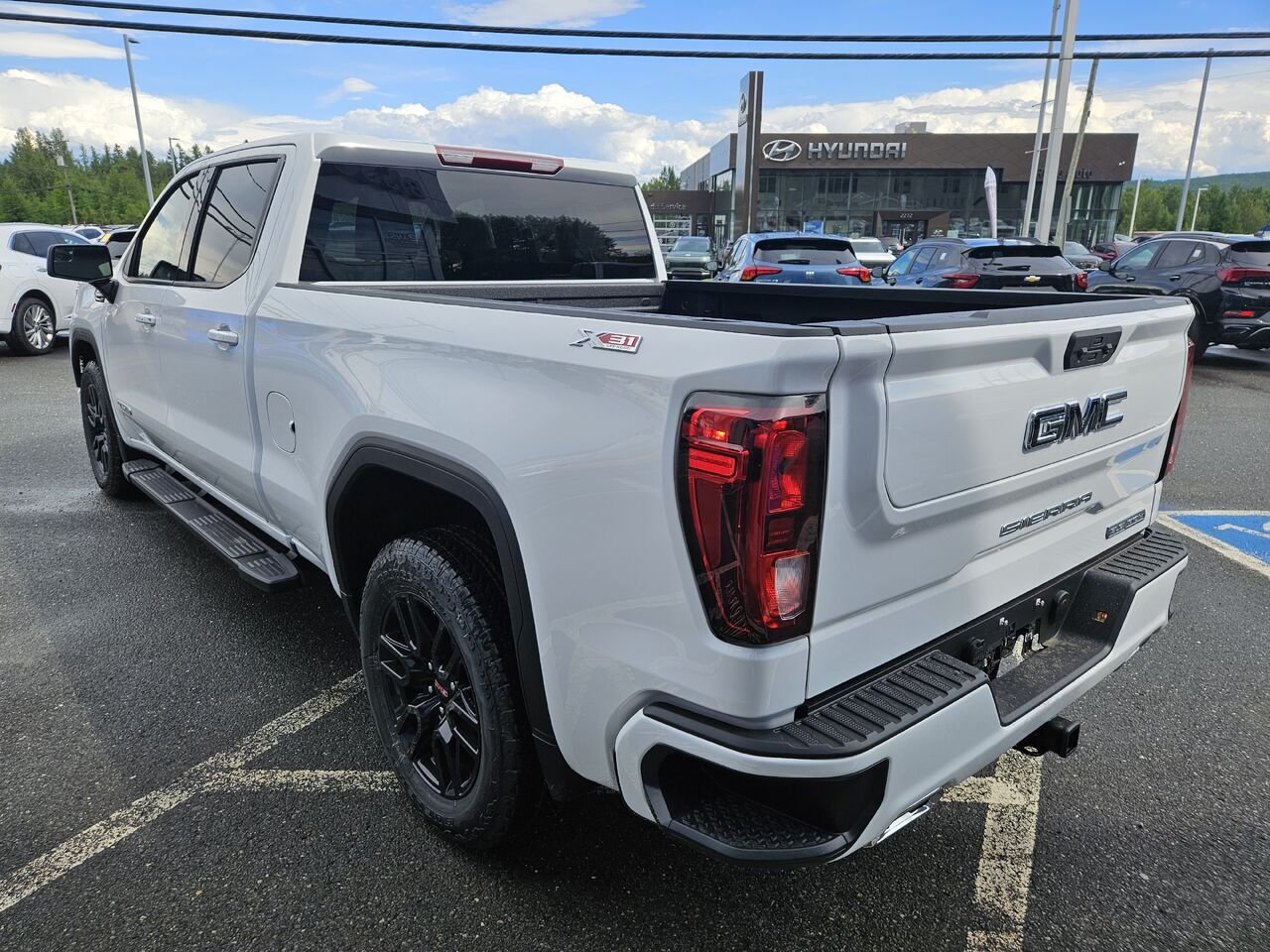 2026 GMC Sierra 1500 Elevation cabine multiplace 4RM 157 po Summit White Thetford Mines - photo #4