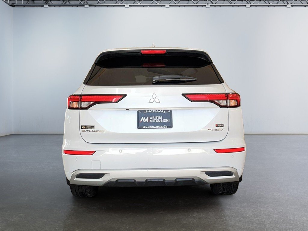 2023 Mitsubishi OUTLANDER White Amos - photo #5