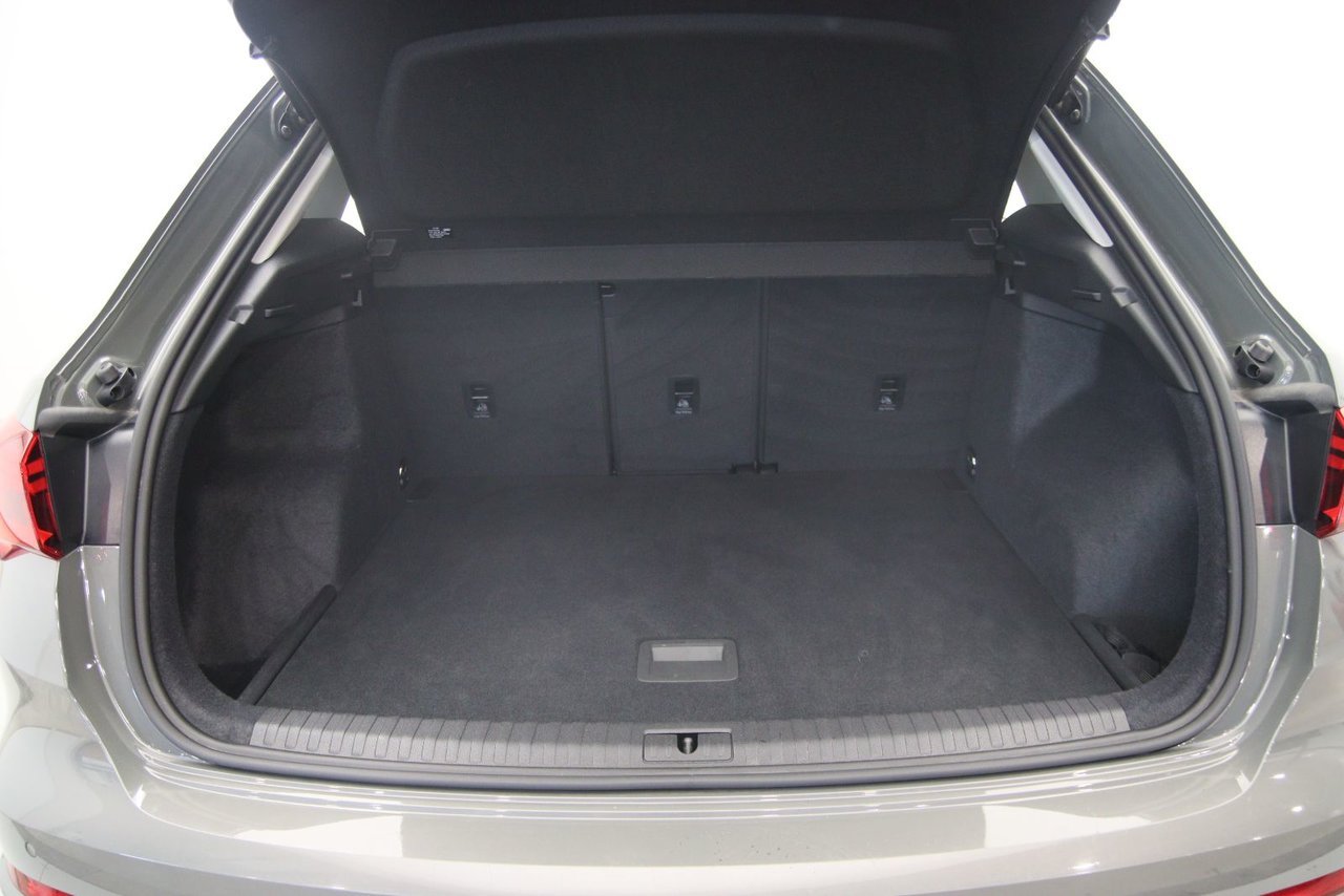 2025 Audi Q3 VIN WA1AUCF30S1072593 Silver Baie-Comeau - photo #18