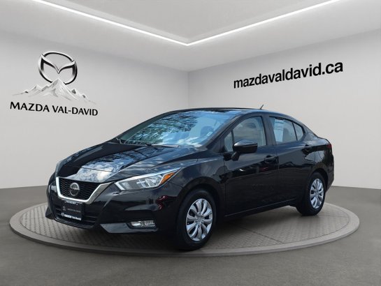 2021 Nissan Versa S CVT, commande audio au volant, cruise control, Caméra de recul Black