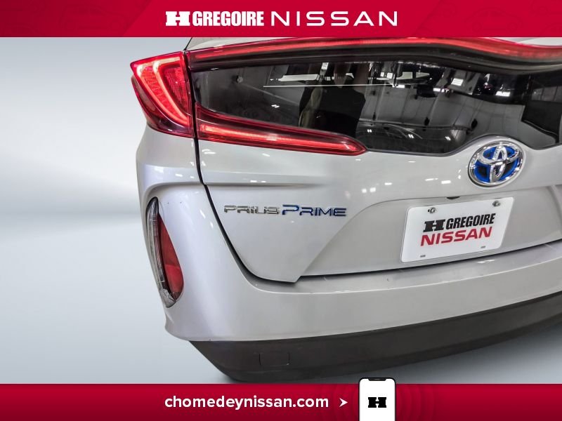 2022 Toyota Prius White Blainville - photo #26