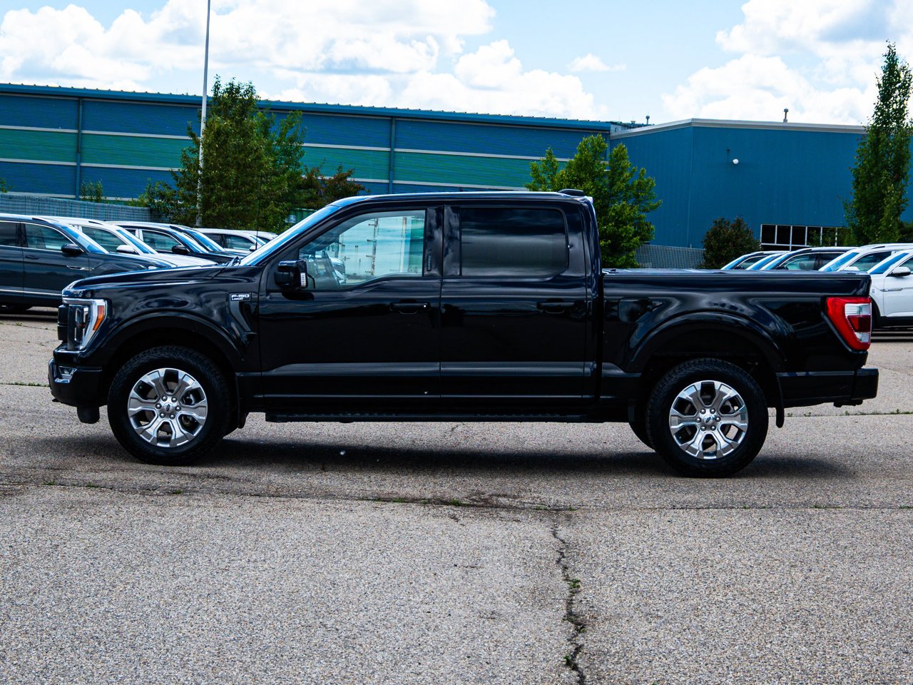 2023 Ford F-150 LARIAT 4WD SuperCrew 5.5' Box Black Sherwood Park - photo #9