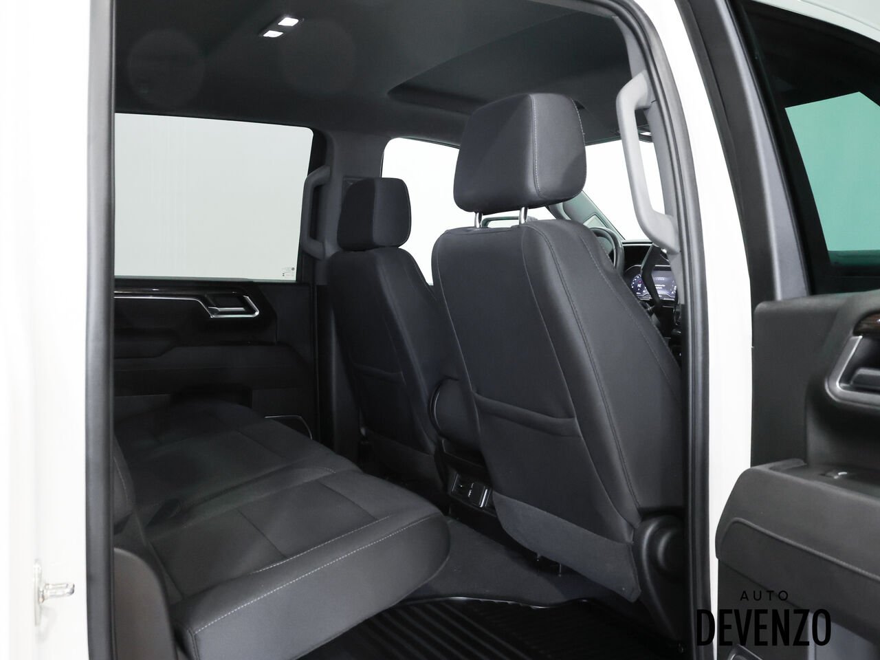 2025 Chevrolet Silverado 2500HD White Saint-Eustache - photo #9