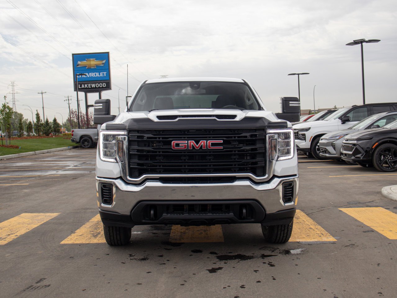 2022 GMC Sierra 2500HD 4WD Crew Cab 159 Pro White Sherwood Park - photo #2