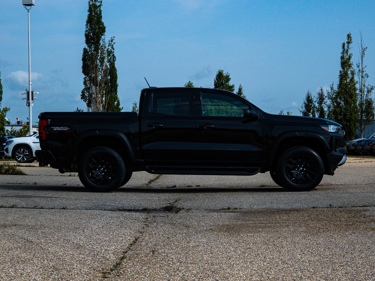 2023 Chevrolet Colorado 4WD Crew Cab Trail Boss Black Sherwood Park - photo #13