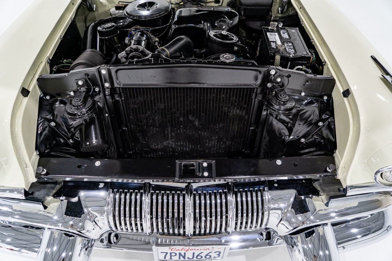 1957 Pontiac Bonneville *PRICE IN USD* Fuel injected 347/315HP 1 of 630 produced White Montreal - photo #17