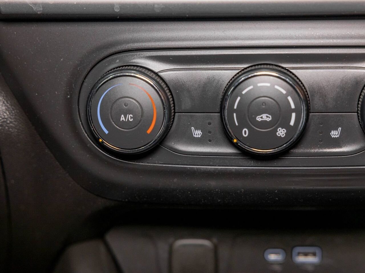 Chevrolet Trax 1RS *SIÈGES / VOLANT CHAUF* CARPLAY BLUETOOTH WIFI 2025 Blanc Saint-Jérôme - photo #19