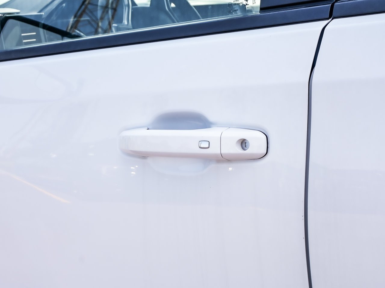 2025 Chevrolet Silverado 1500 4WD Crew Cab 147 LT White Sherwood Park - photo #7