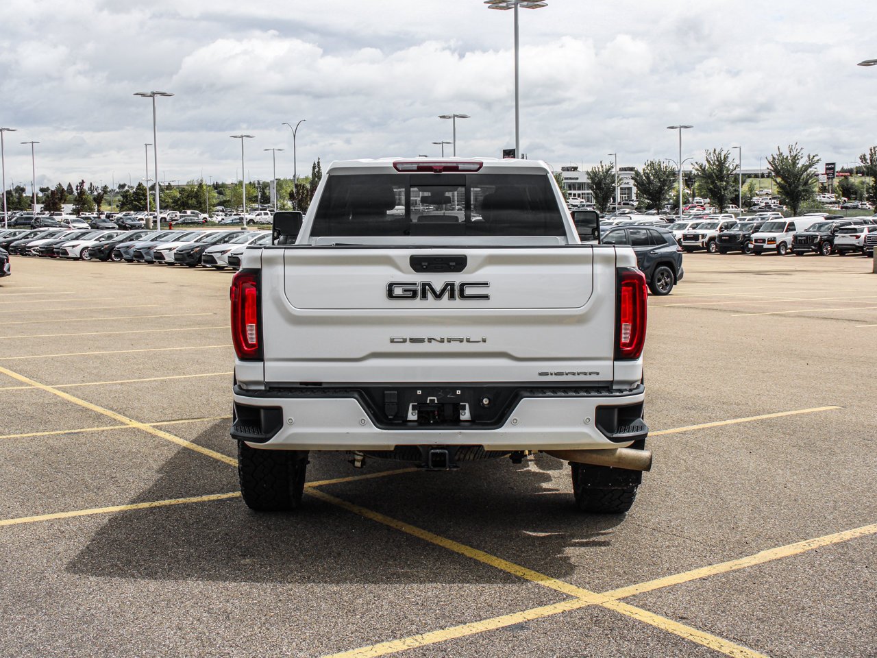 2023 GMC Sierra 2500HD 4WD Crew Cab 159 Denali White Sherwood Park - photo #6