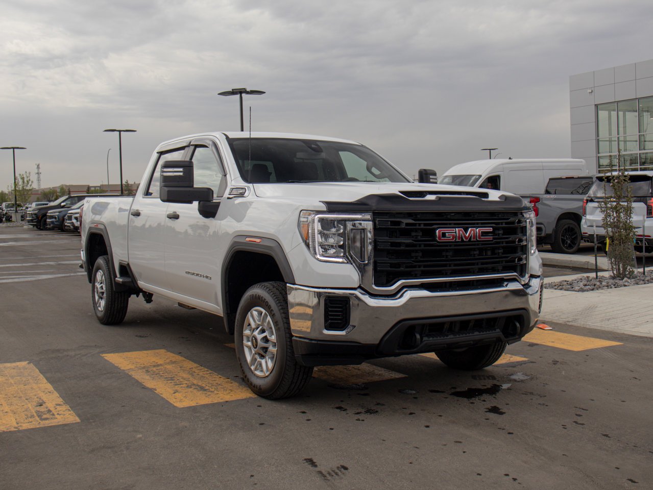2022 GMC Sierra 2500HD 4WD Crew Cab 159 Pro White Sherwood Park - photo #12