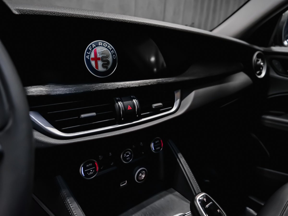 2021 Alfa Romeo Stelvio Sprint Grey Montreal - photo #10