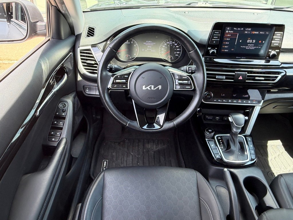 Kia Seltos 2022 Gris Gatineau - photo #13