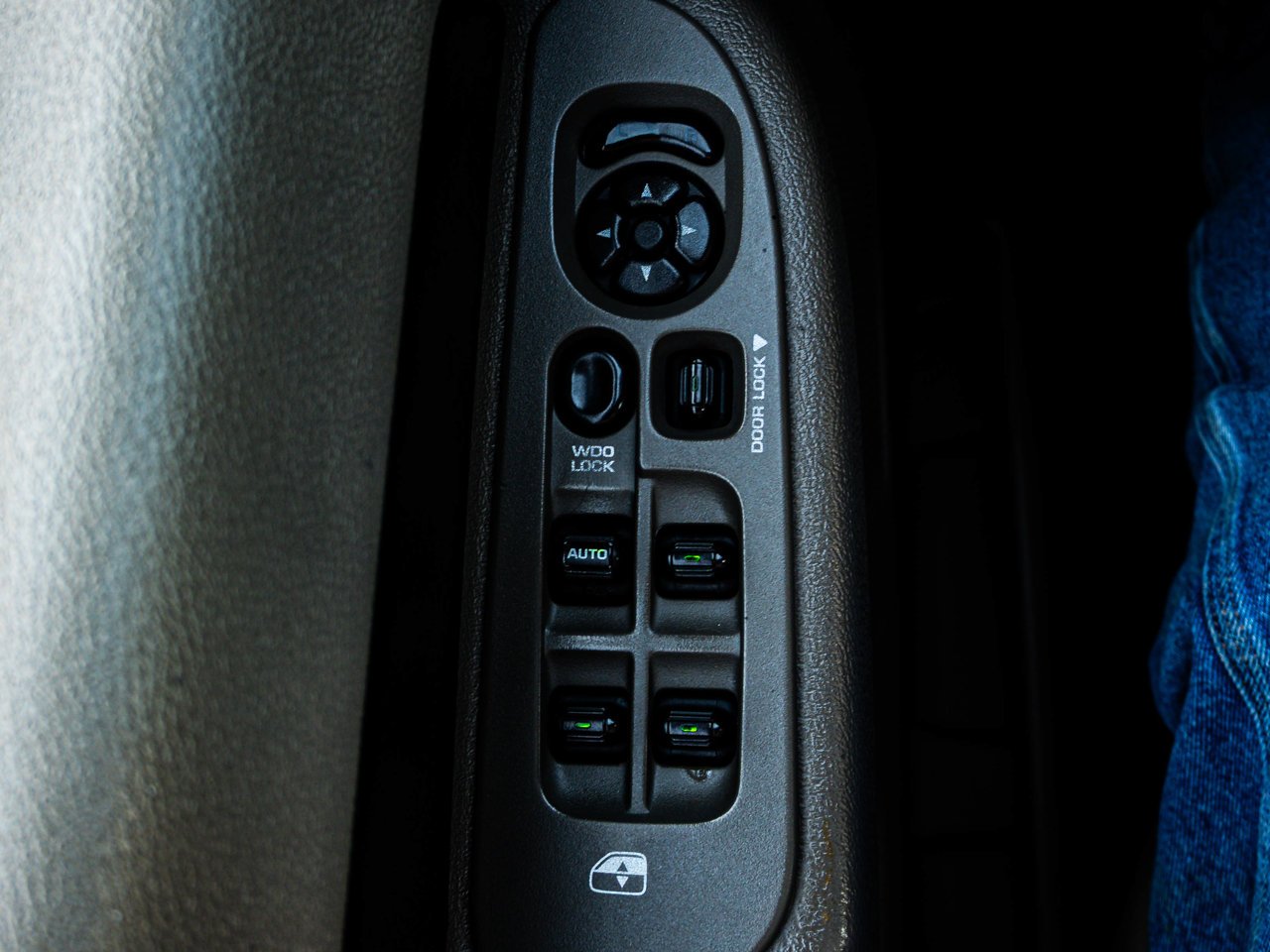 2007 Dodge Ram 3500 4WD Mega Cab 160.5 DRW Laramie Black Sherwood Park - photo #17