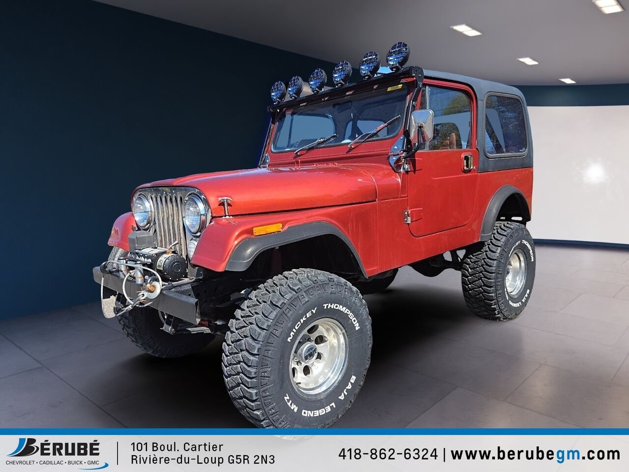 1982 Jeep YJ Red Rivière-du-Loup - photo #0