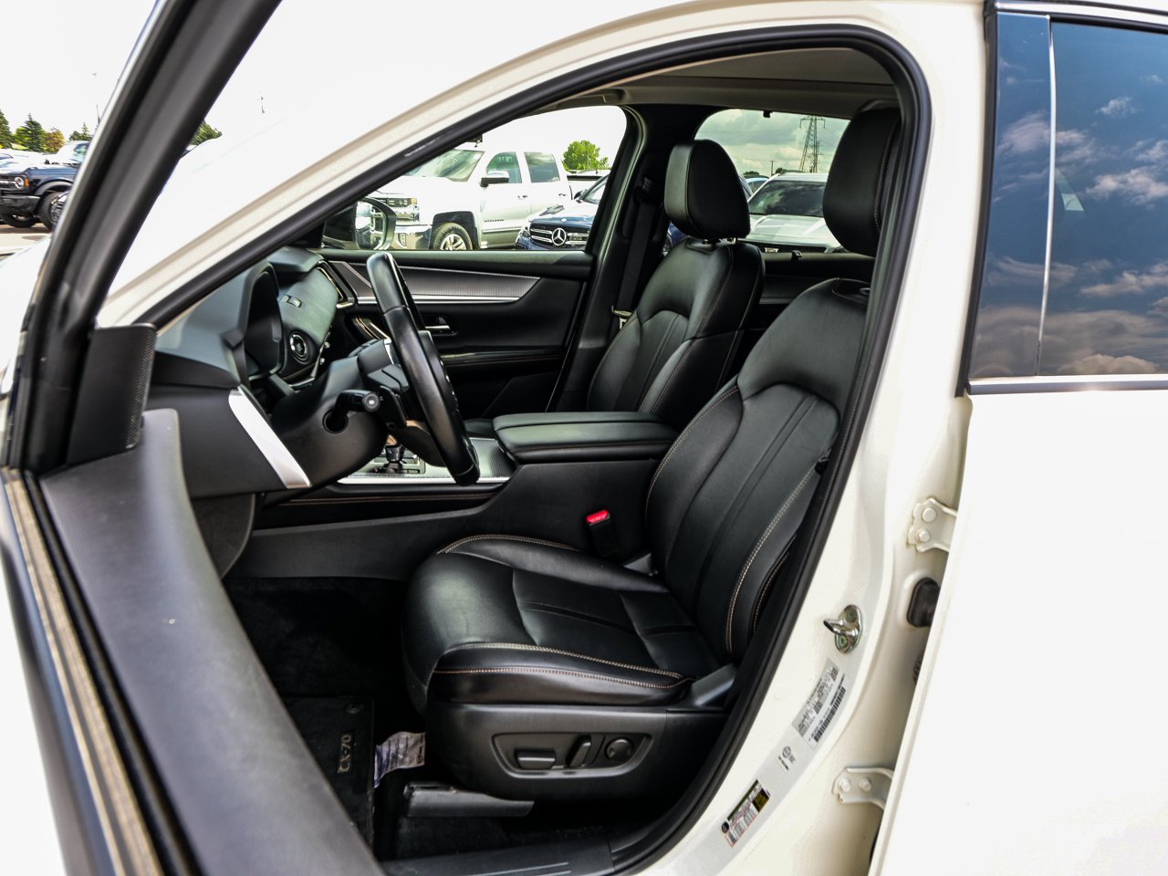 2025 Mazda CX-70 MHEV GT AWD White Sherwood Park - photo #16