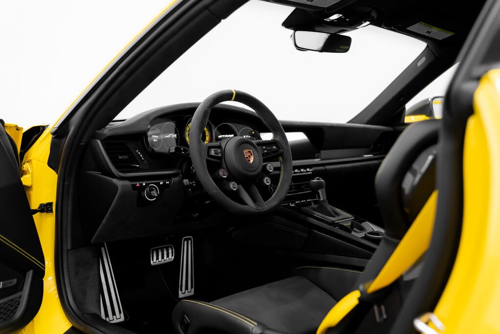 Porsche 911 GT3RS Weissach 2024 Jaune Kirkland - photo #17