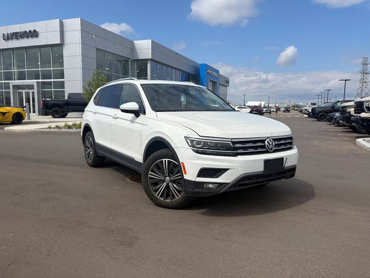 2018 Volkswagen Tiguan Highline 4MOTION White Sherwood Park - photo #1