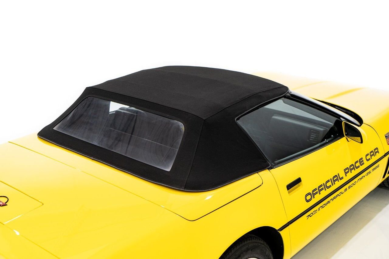 1986 Chevrolet Corvette Pace Car livery with only 17,380km (10,800miles) Yellow Montreal - photo #30