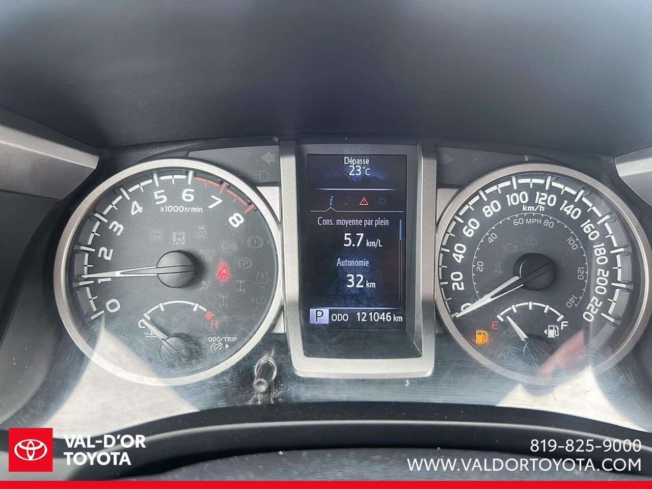 Toyota Tacoma SR5 Double Cab V6 4RM BA 2017 Gris Val-d'Or - photo #12