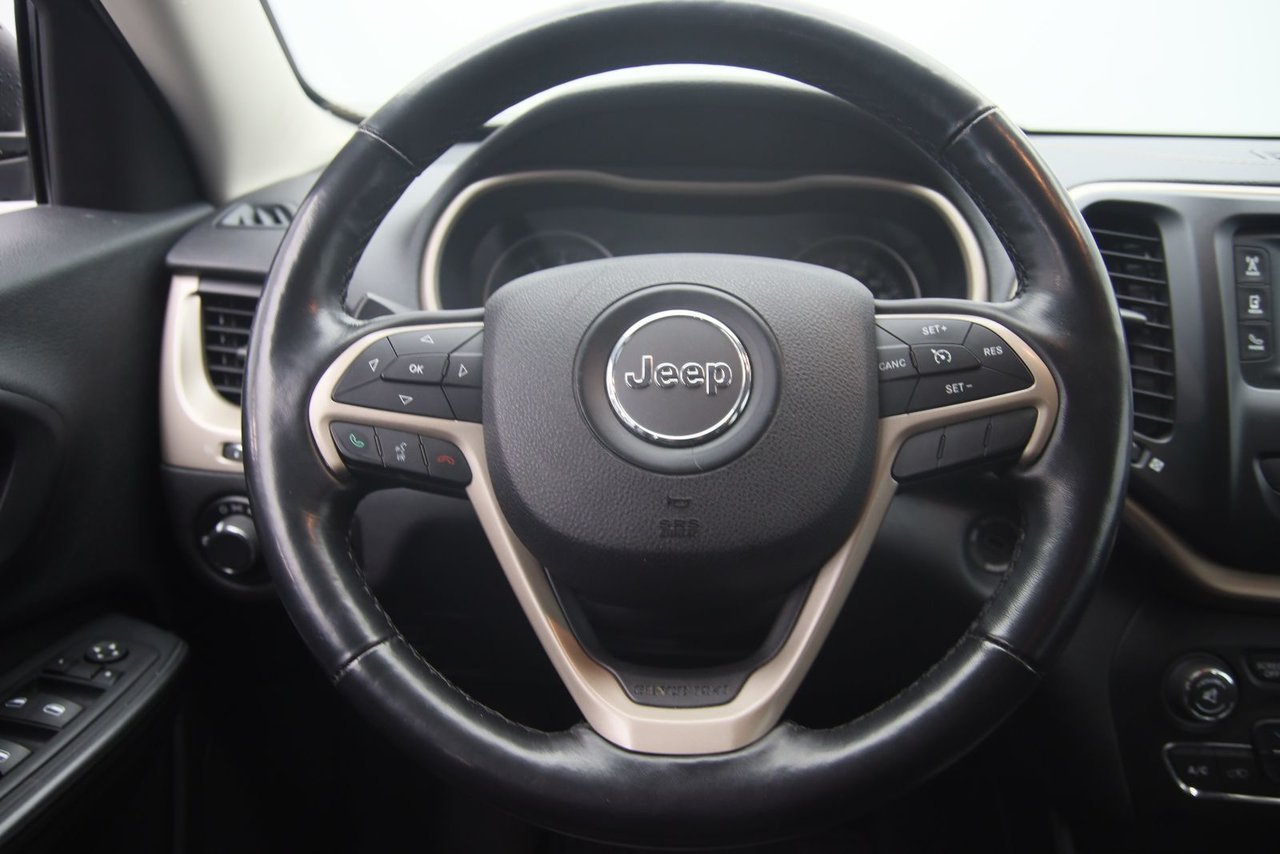 2015 Jeep Cherokee VIN 1C4PJMAS2FW729092 Grey Chicoutimi - photo #10