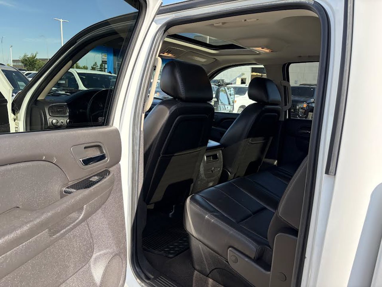 2011 Chevrolet Silverado 3500HD 4WD Crew Cab 167 LTZ White Sherwood Park - photo #5