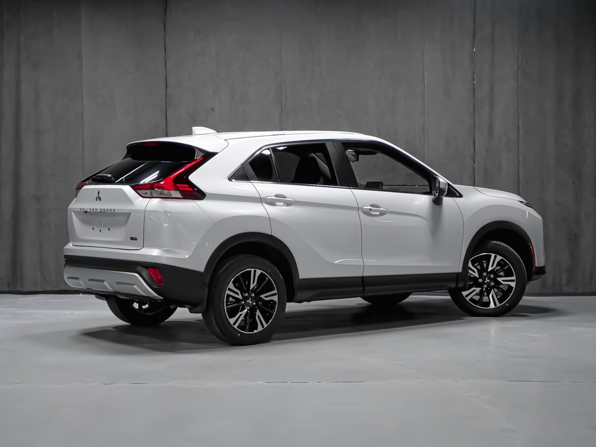 2026 Mitsubishi Eclipse Cross SE White Diamond Montreal - photo #4