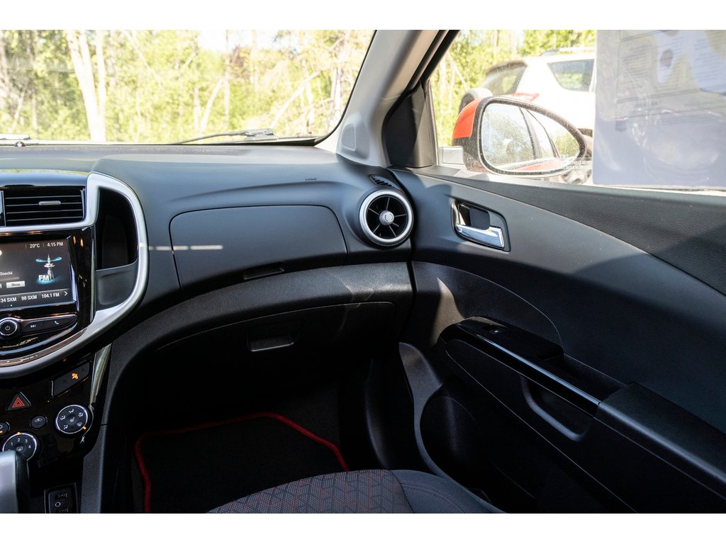 Chevrolet Sonic 2017 Rouge Gatineau - photo #24