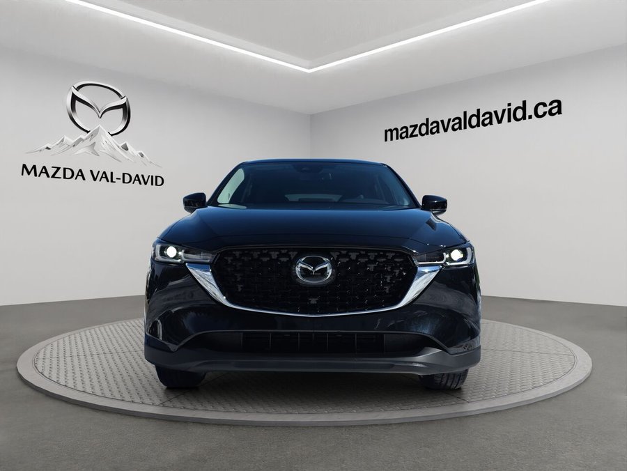 2025 Mazda CX-5 Gs, awd, Toit ouvrant, volant et rétroviseurs chauffants, hayon électrique Jet Black Mica